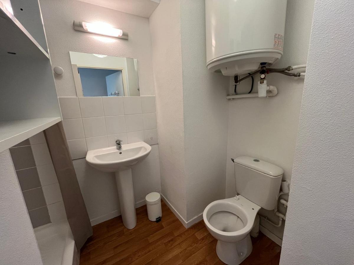 Acajou, Studio Avec Terrasse Et Parking Prive Caen Kültér fotó