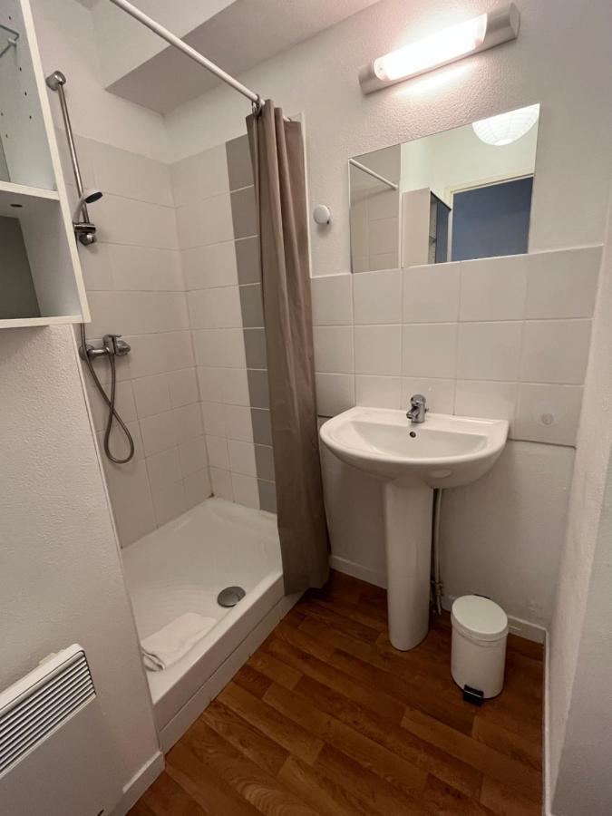 Acajou, Studio Avec Terrasse Et Parking Prive Caen Kültér fotó