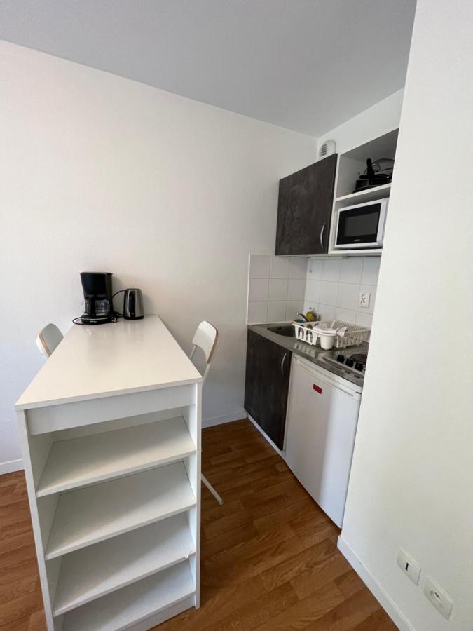 Acajou, Studio Avec Terrasse Et Parking Prive Caen Kültér fotó
